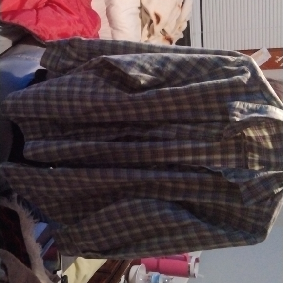A petite oversized flannel - Picture 2 of 2